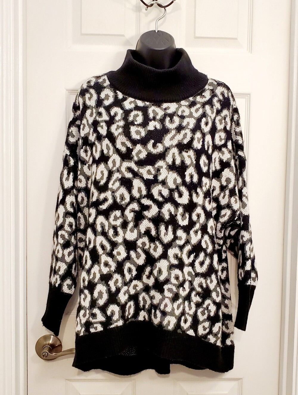 Cabana Crown & ivy Black and White Leopard Turtleneck Sweater